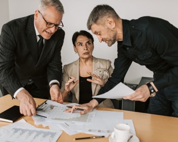 attorney in Arizona presenting advanced insurance bad faith law seminar at legal education conference